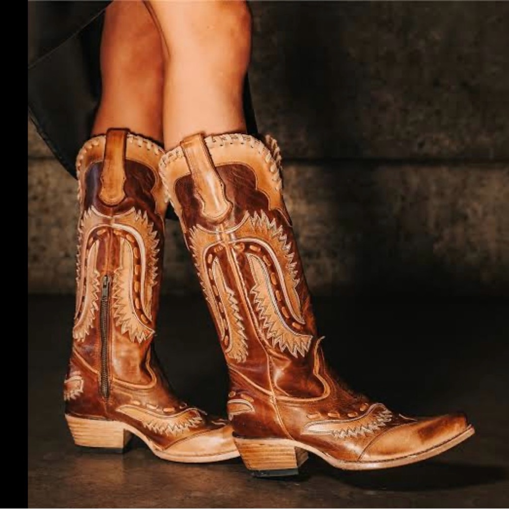 Wayne Freebird Brown Tan Heeled Boots - size 10